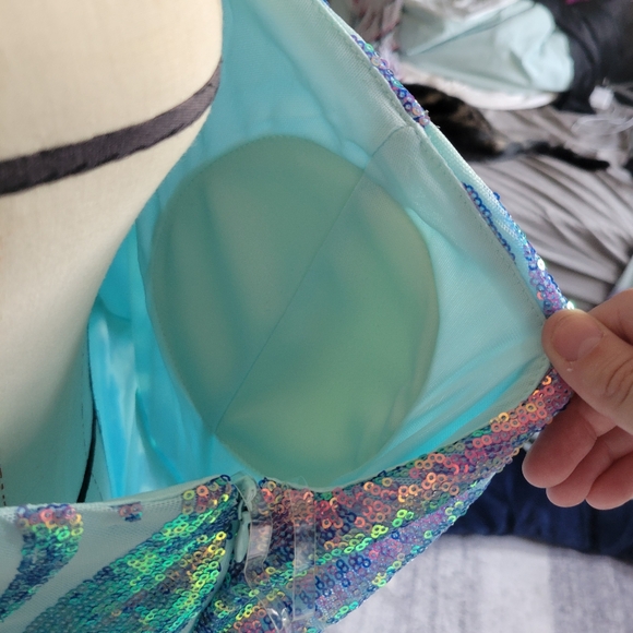 One Shoulder Sequins Dress - Picture 10 of 12